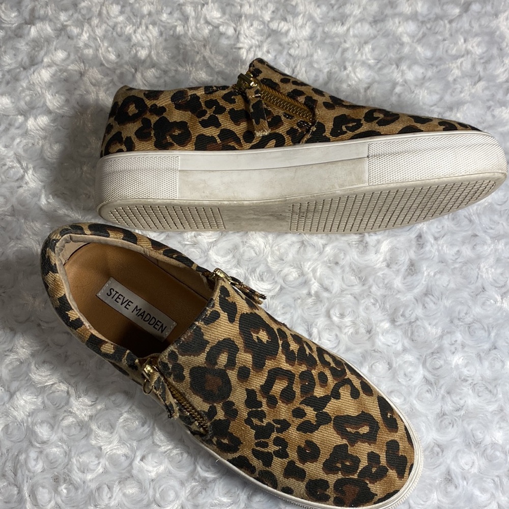 Steve Madden slip on sneakers leopard print size 8 Glaammar - zippers both sides - Picture 2 of 6
